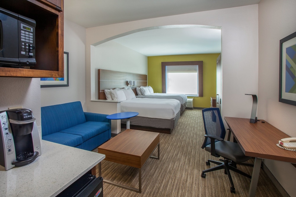 Holiday Inn Express & Suites Texarkana by IHG - photo 14