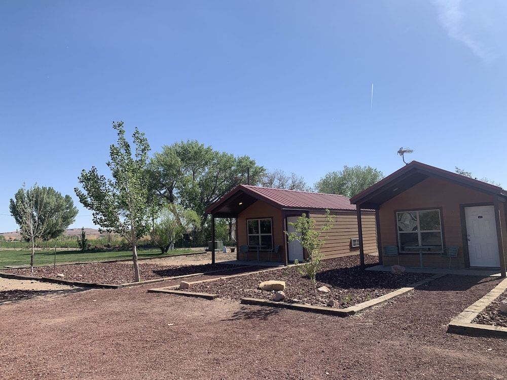 Dukes Slickrock Campground & RV Park - photo 4