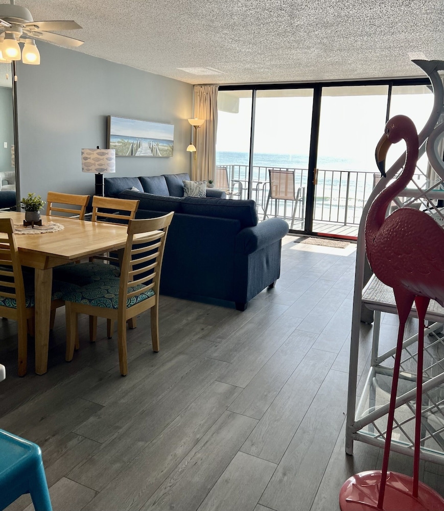 Royal Garden Resort 301 3 Bedroom Condo by RedAwning in Murrells Inlet, United States