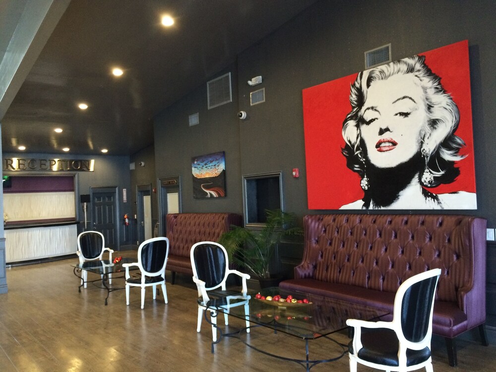 Motel 6 Victorville CA Civic Center Route 66 — 4-Star Luxury Hotel in Victorville, United States