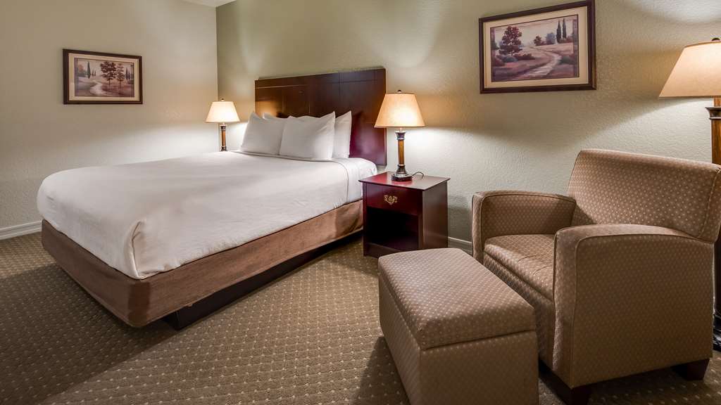 Best Western Plus Bayshore Inn - photo 35