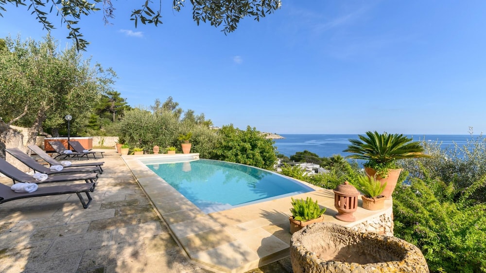Villa Soleluna 7 1 — 4-Star Luxury Hotel in Castro, Italy