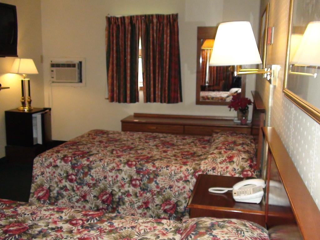 Highlander Motel - photo 13