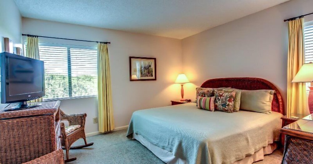2034 Beachwood - photo 4
