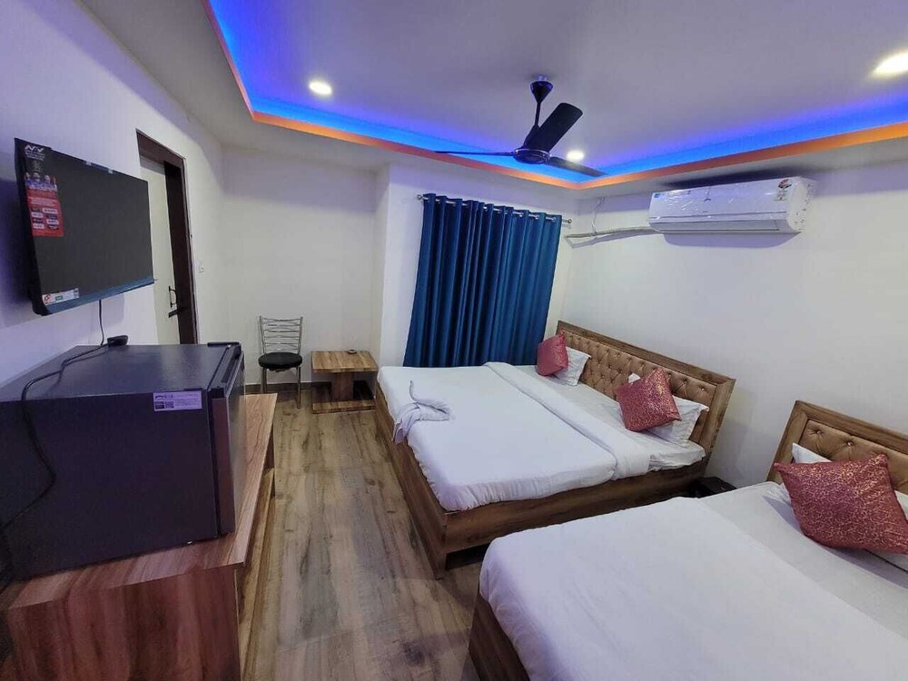 Pavilion City Hotel — Hojai — photo 4