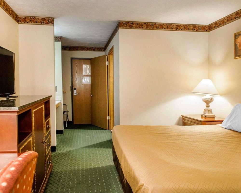 Fairbridge Inn Express Chesterton - photo 13