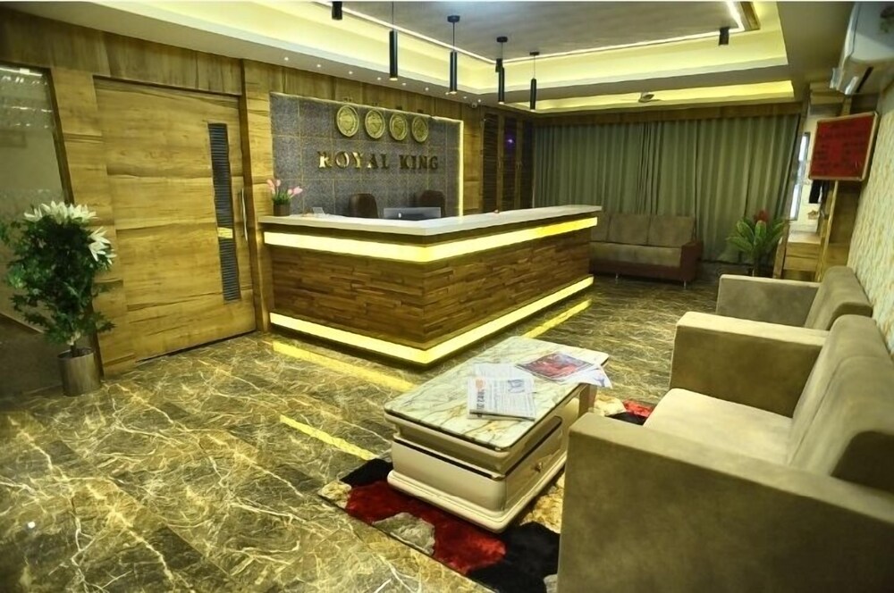 Hotel Royal King - carbon neutral hotel in Vadodara