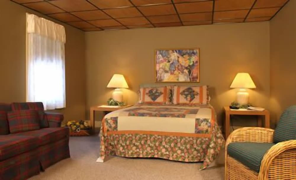 Crestmont Inn - photo 24