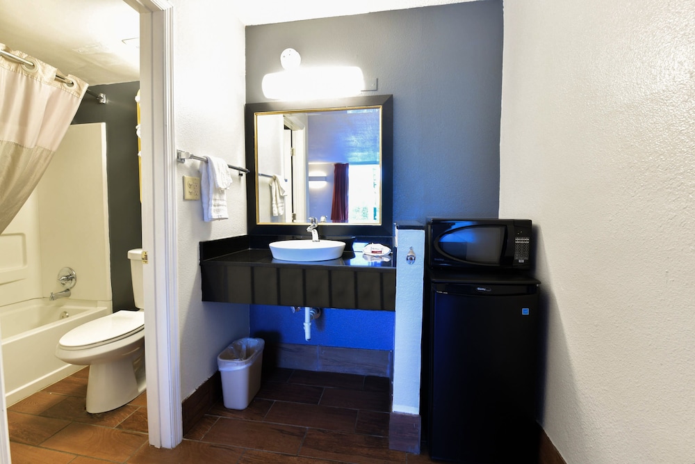 Oyo Hotel Valdosta Ga I 75 - photo 23