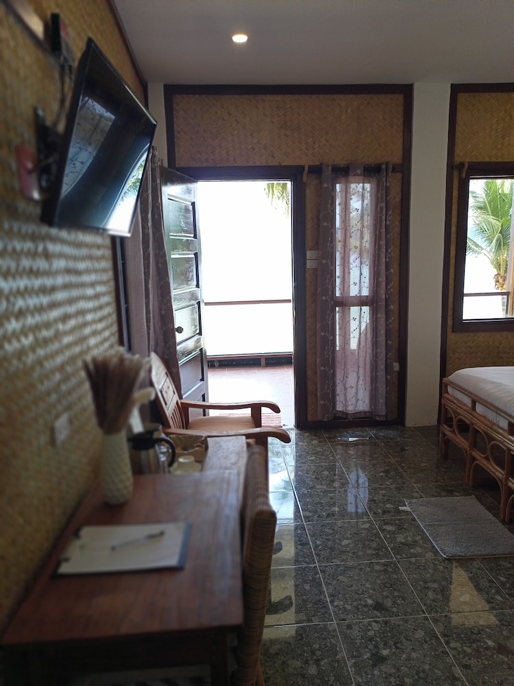 Las Cabanas Beach Resort — El Nido — photo 5