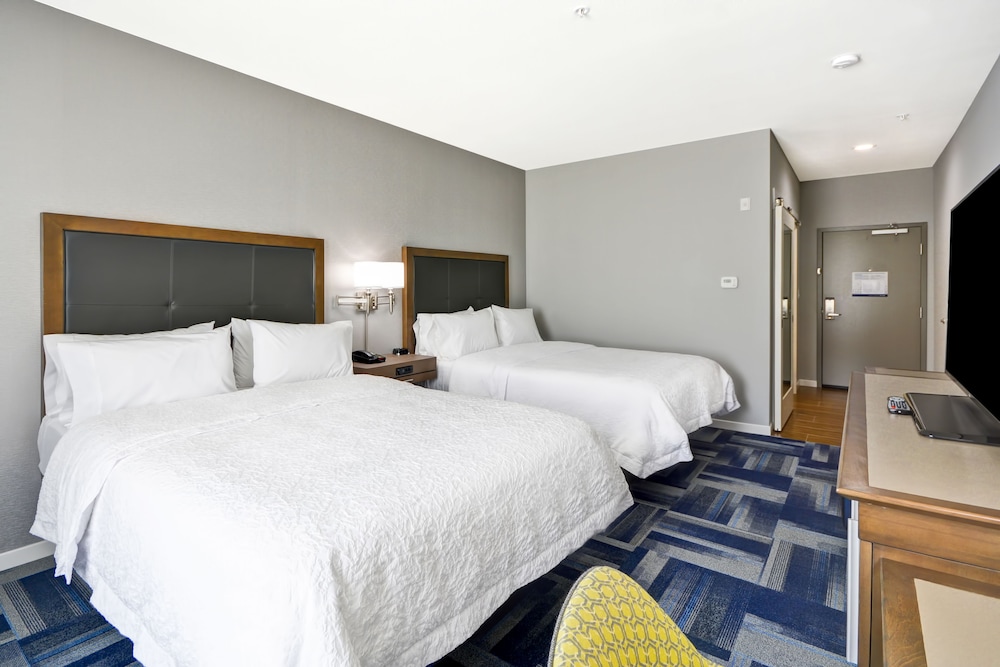 Hampton Inn Kyle - photo 9