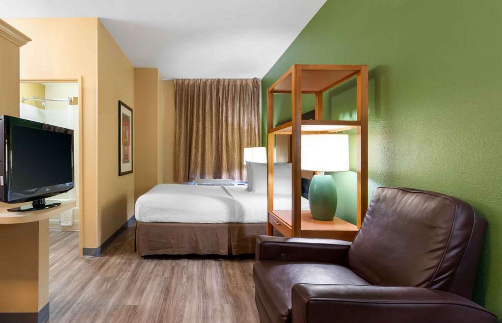 Extended Stay America Overland Park Metcalf - photo 8