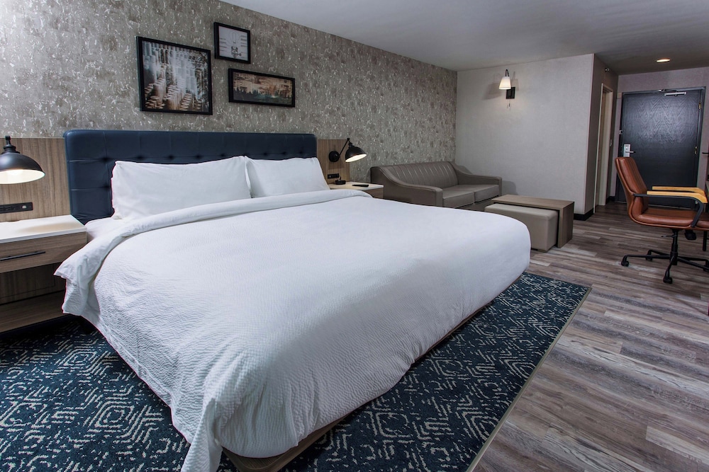 Four Points by Sheraton Appleton - photo 8