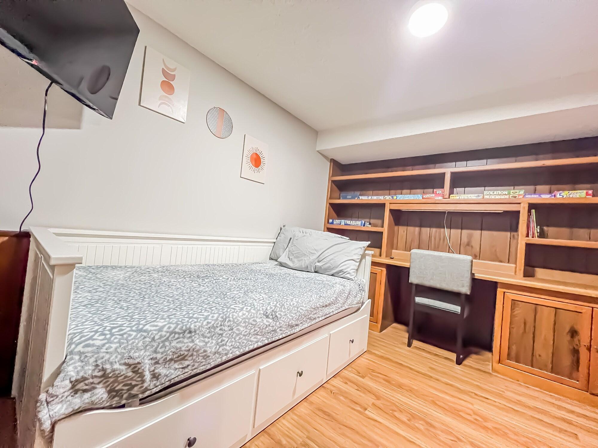 4 King beds 6Bdrm & 3Ba Your Ideal Family Getaway in Colorado Springs, United States