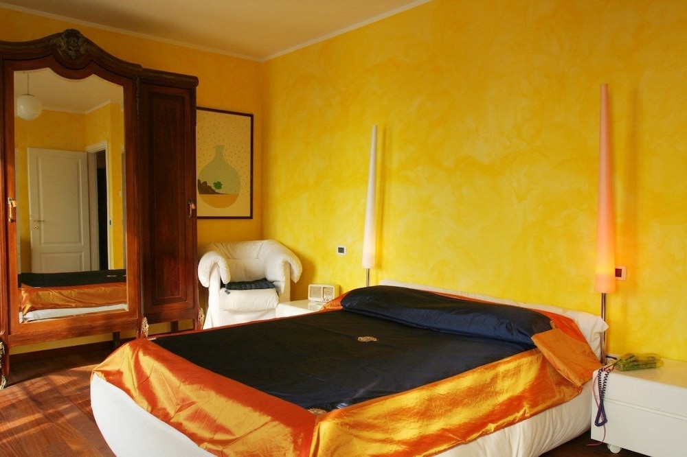 Bed & Breakfast Torricella — 4-Star Luxury Hotel in San Giorgio Di Piano, Italy