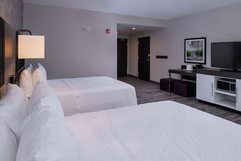 Hampton Inn & Suites Winston Salem Downtown - photo 21