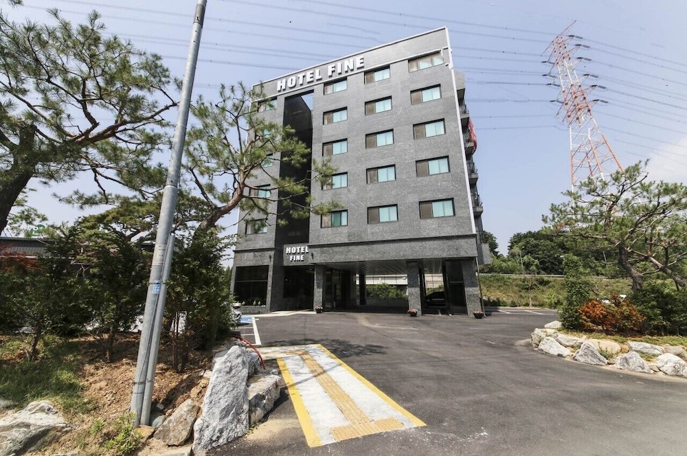Fine Hotel — hotel in Hwaseong-Si