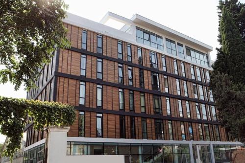Wehost Apartment On site Pool & Gym Not Included
