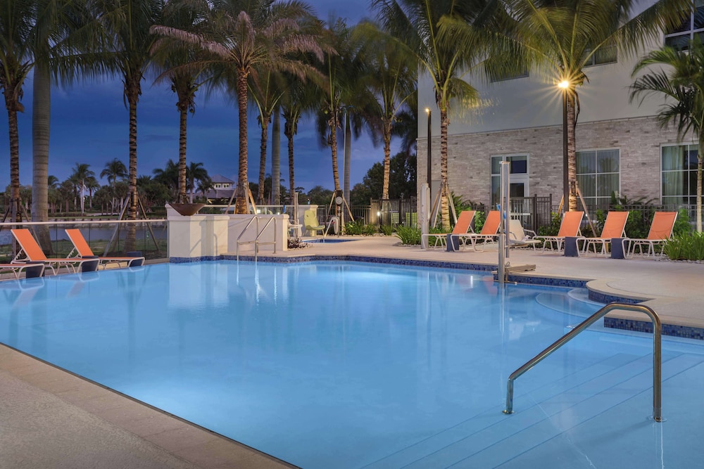Hampton Inn and Suites by Hilton Naples South - photo 32