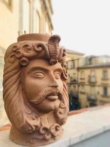 Liz House — 4-Star Luxury Hotel in Caltagirone, Italy