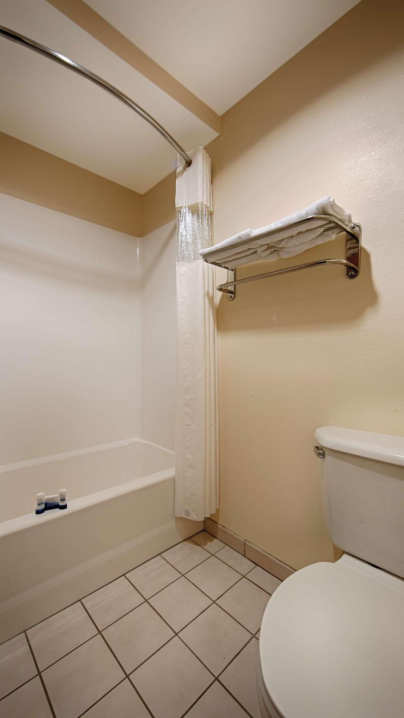 Best Western Plus Huntersville Inn & Suites Near Lake Norman - photo 14