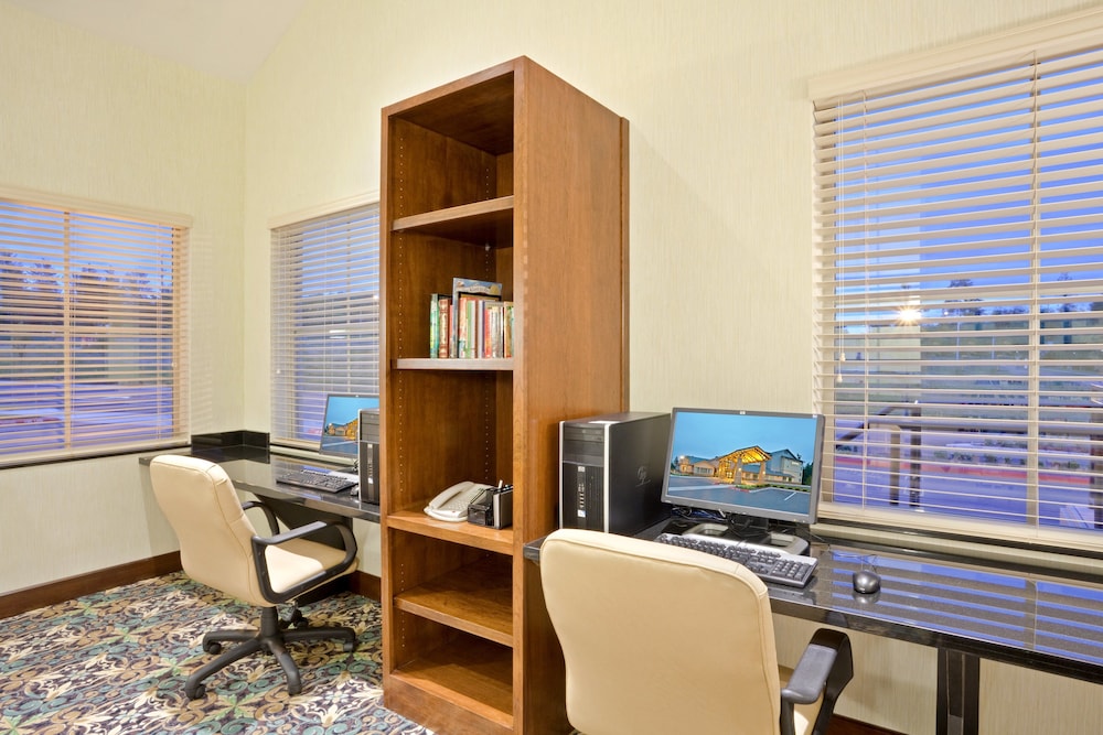 Staybridge Suites Everett Paine Field by IHG - photo 31