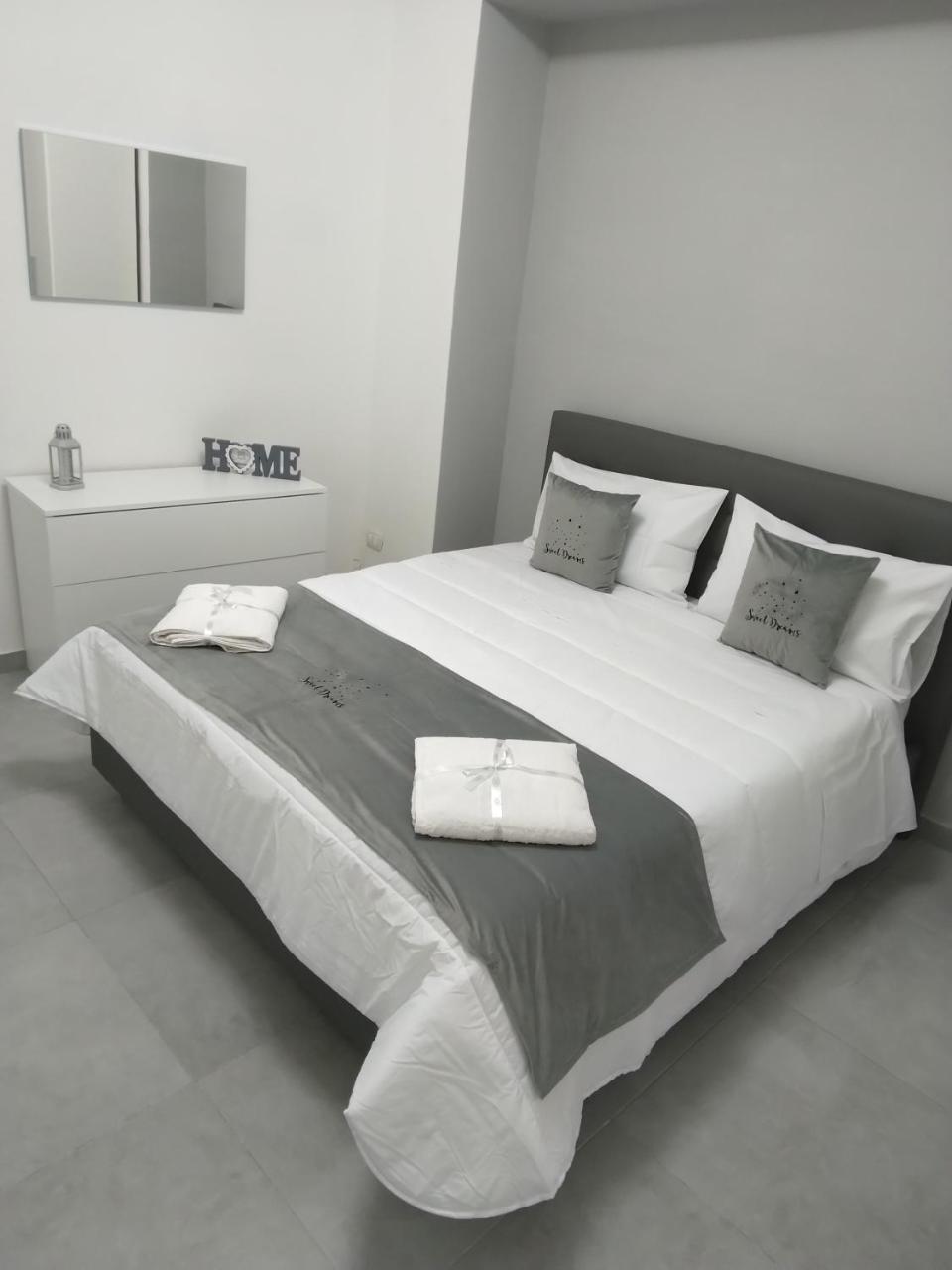 SweetDreams2 - carbon neutral hotel in Naples