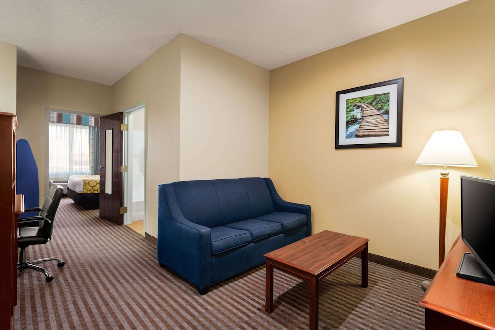 Baymont by Wyndham Elizabethtown - photo 11