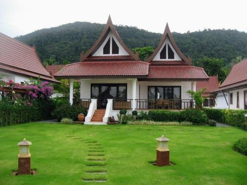 Lotus 2 Bedroom Beachfront Villa with private pool — 4-Star Luxury Hotel in Khong Chiam, Thailand