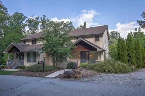 Brevard Basecamp — Brevard — photo 3