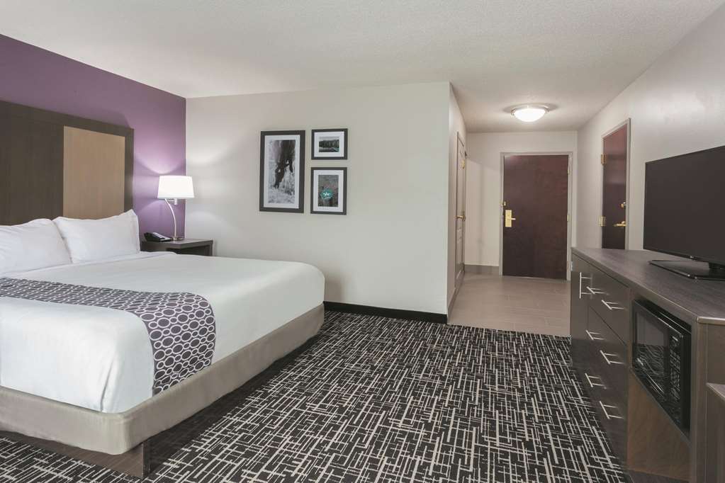 La Quinta Inn & Suites by Wyndham Covington - photo 7