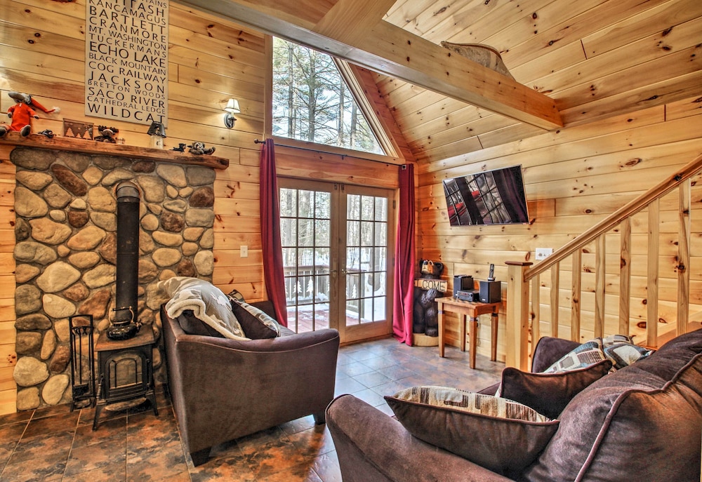 Secluded Conway Home with Theater Room And Hot Tub — 4-Star Luxury Hotel in Conway, United States