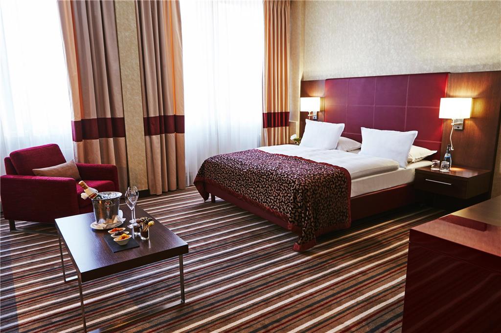 Steigenberger Graf Zeppelin, Stuttgart, Germany - Superior room