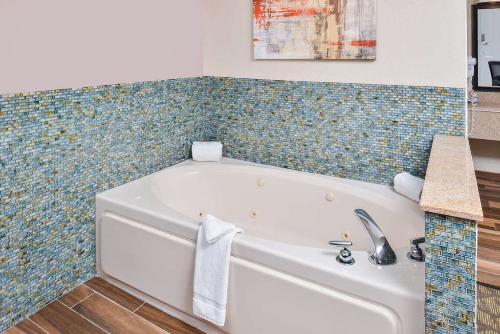 Best Western Of Hartland - photo 23