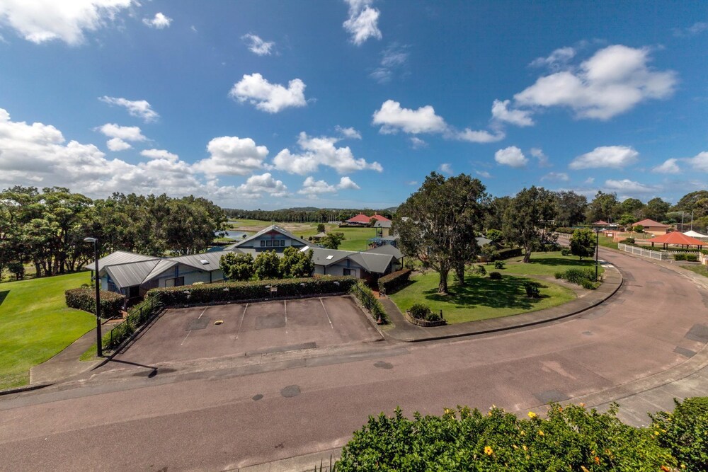 Unit 17 Horizons Drive Horizons Golf Club — hotel in Salamander Bay