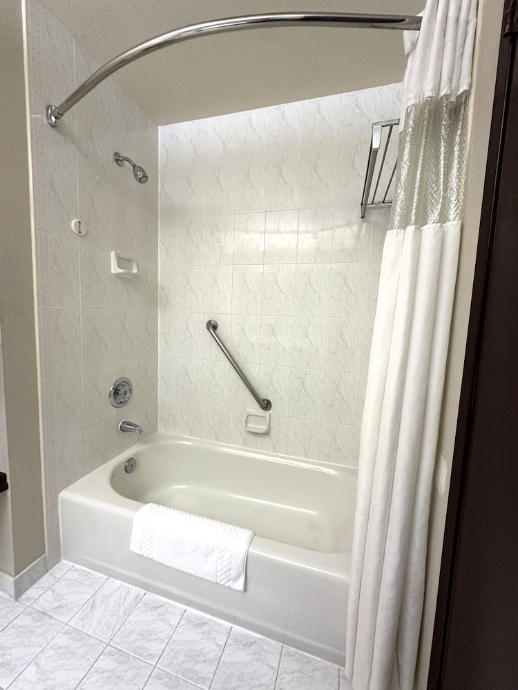 Sojourn Suites Portland Airport - photo 14