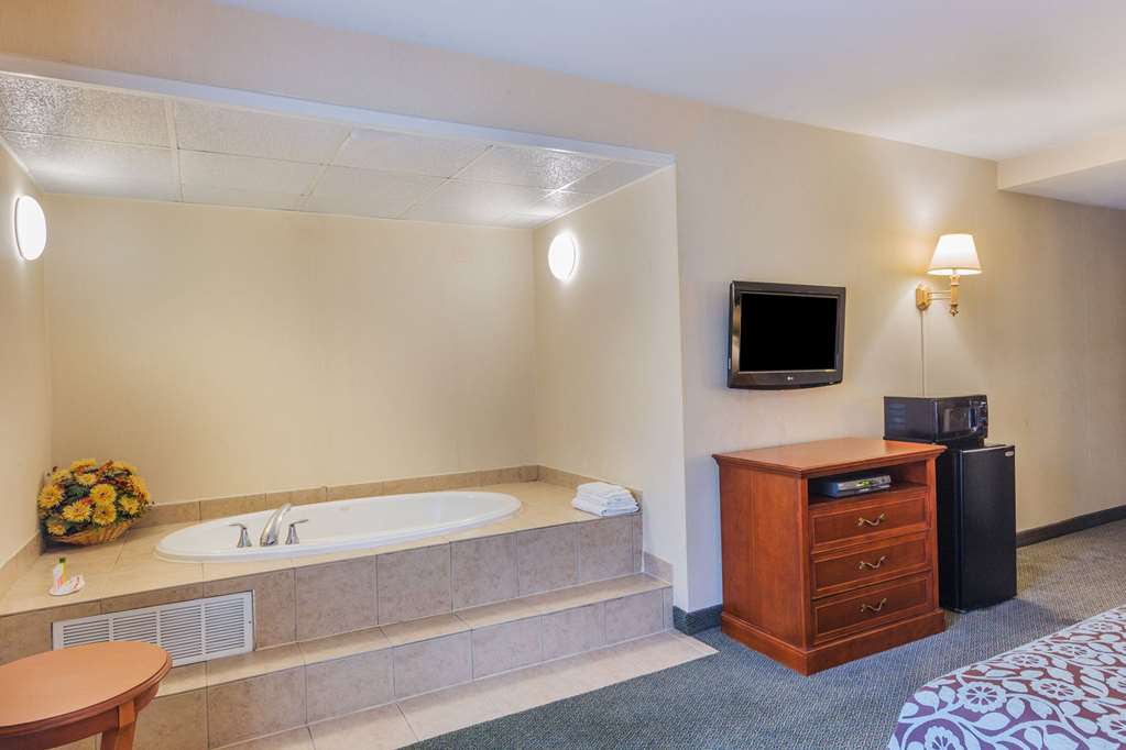 Days Inn by Wyndham Budd Lake - photo 13