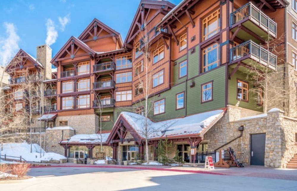 Luxury Ski in Ski out 2 Bedroom Mountain Resort Vacation Rental in the Heart of Snowmass Base Village - photo 8