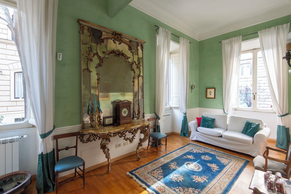 Vatican Luxury Three Bedroom Apartment — 4-Star Luxury Hotel in Rome, Italy