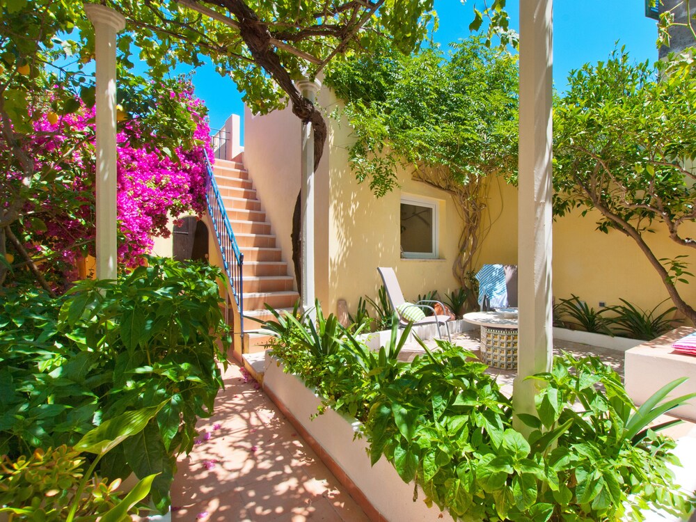 Viviane — 4-Star Luxury Hotel in Alcudia, Spain