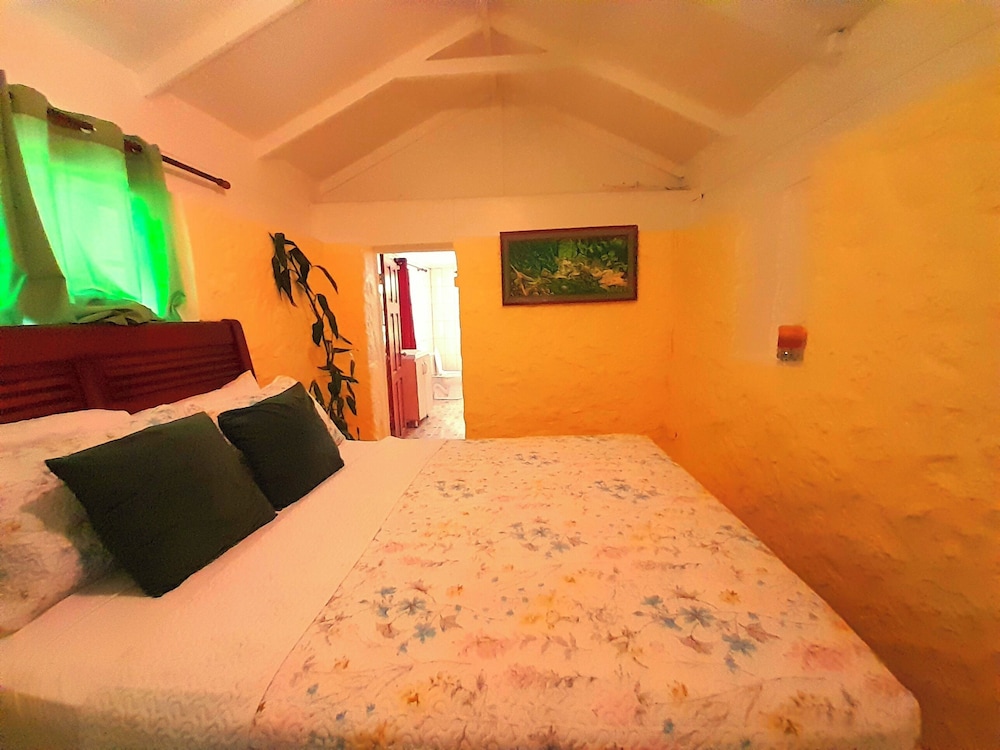 Pinard’s Mountain Resort Cottage 5 in Pointe Michel, Dominica