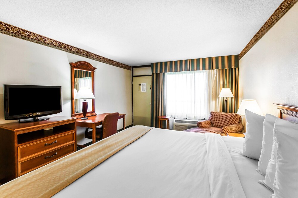 Quality Inn & Suites Waycross - photo 7