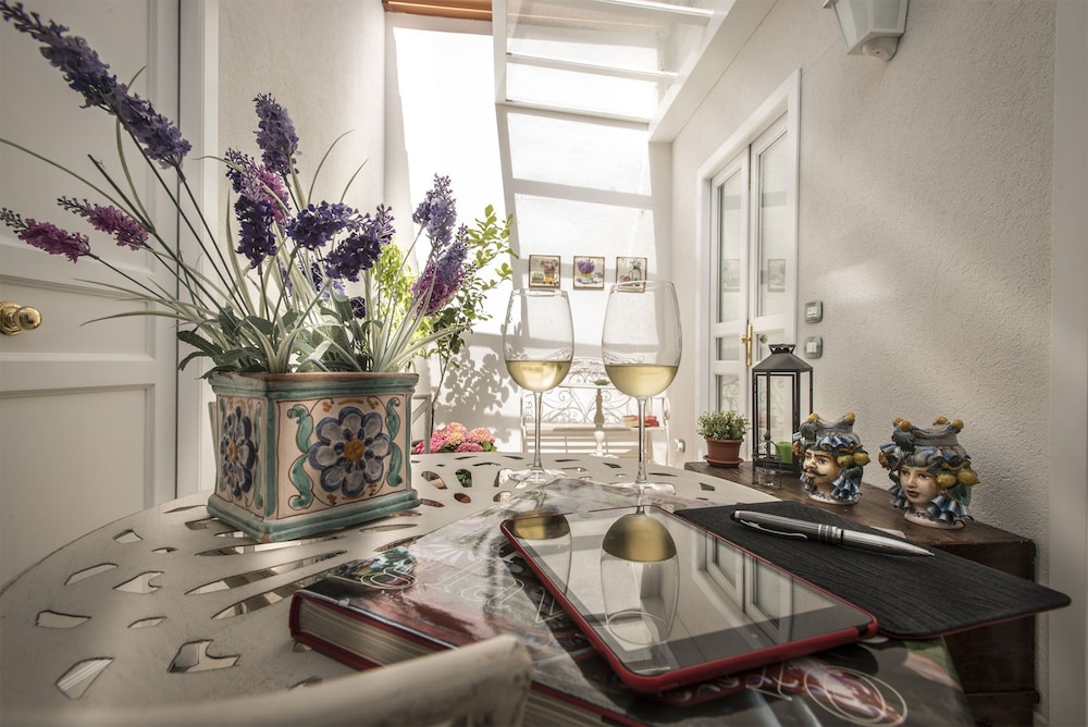 B&B Pane Amore e Marmellata — 4-Star Luxury Hotel in Palermo, Italy