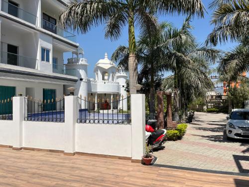 Ashoka Hotel — hotel in Begusarai