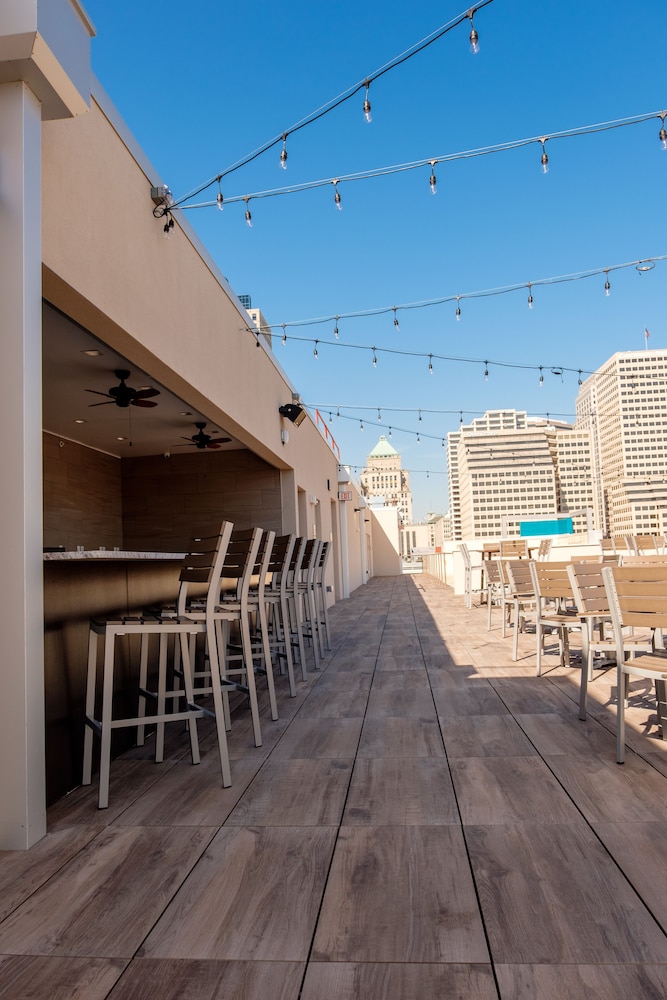 AC Hotel by Marriott Cincinnati at The Banks - photo 65