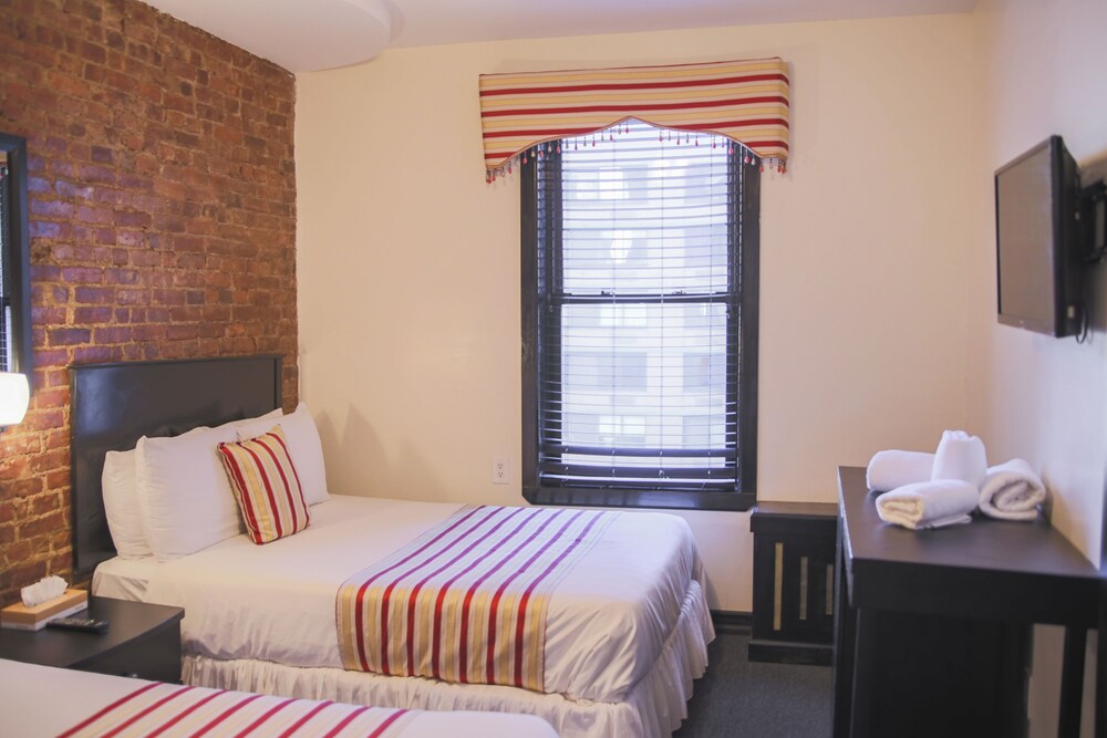 Royal Park Hotel and Hostel - photo 39