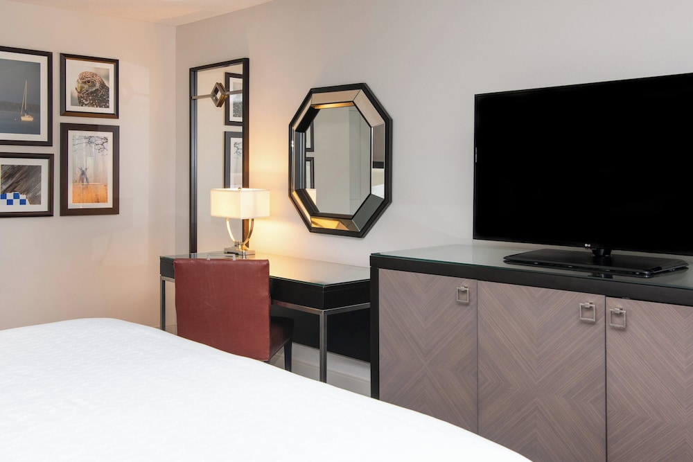 Sheraton Minneapolis West Hotel - photo 10