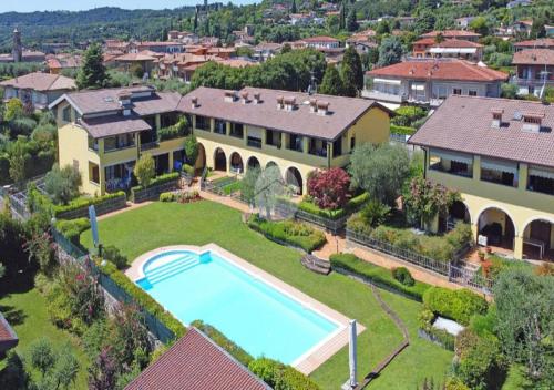 Gardart — 4-Star Luxury Hotel in Padenghe Sul Garda, Italy