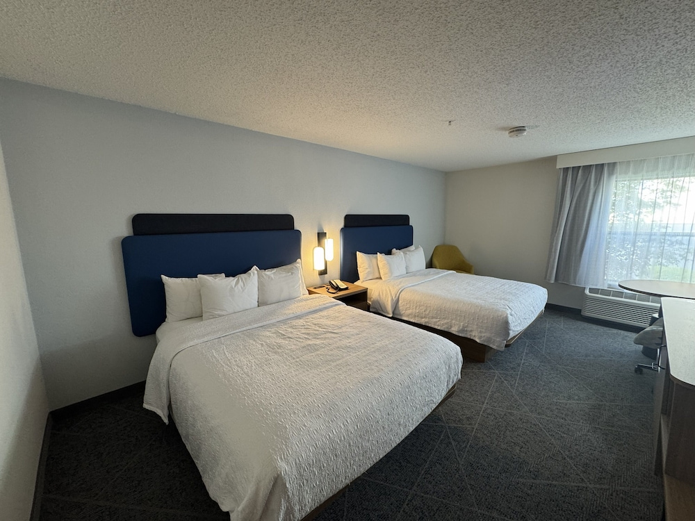 Hampton Inn Mansfield Ontario — Mansfield