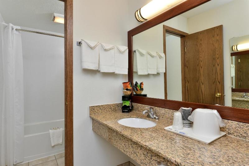 Corn Palace Inn - photo 8